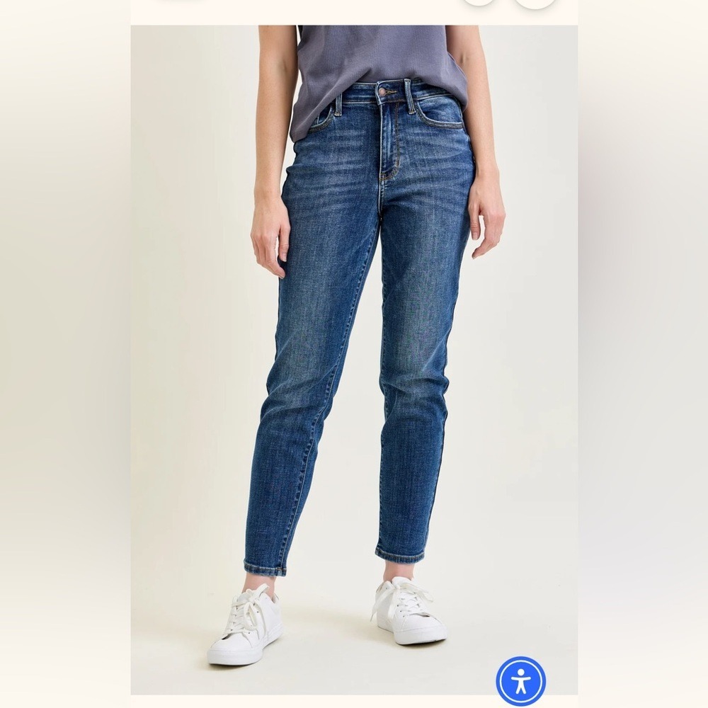 Judy Blue Slim Fit Dark Wash Tapered Leg Jeans 11/30